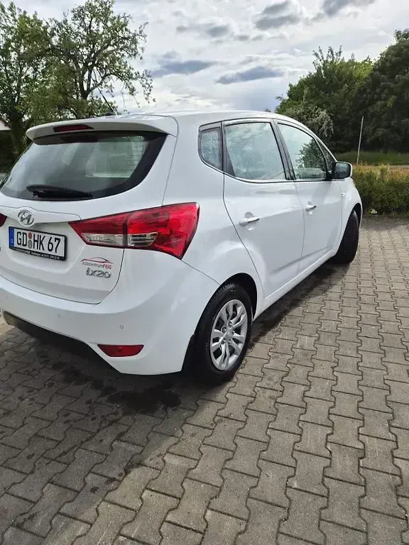 Gebraucht Hyundai i20 125 PS (91 kW) 2019 Weiß Kleinwagen