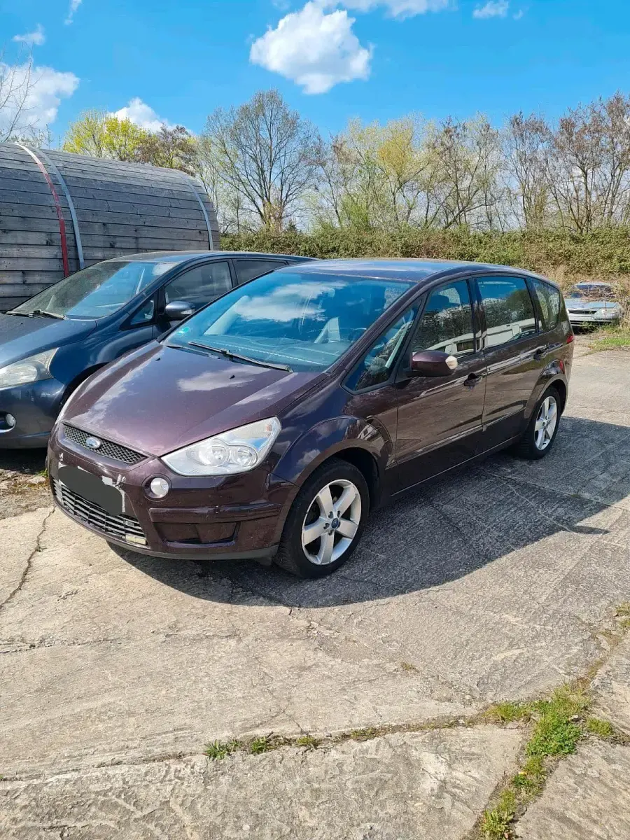 Second-hand Ford S-MAX S 175 CP (128 kW) 2010 Roșu Monovolum
