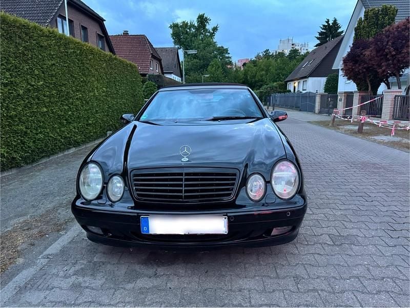 Schwarz Gebraucht 2001 Mercedes CLK320 Avantgarde Cabrio | 2.850 € (Guter Preis) - Bild 1/4