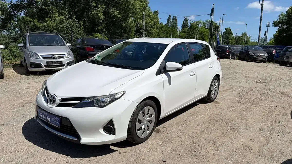Gebraucht Toyota Auris 90 PS (66 kW) 2013 Weiß Limousine