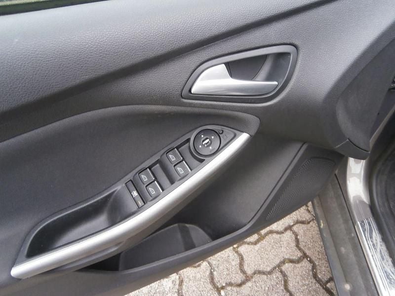 Second-hand Ford Focus 101 CP (74 kW) 2013 Maro Berlinǎ