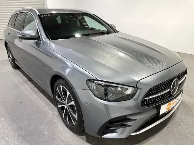Gebraucht Mercedes E300 AMG line 194 PS (142 kW) 2021 Grau Limousine