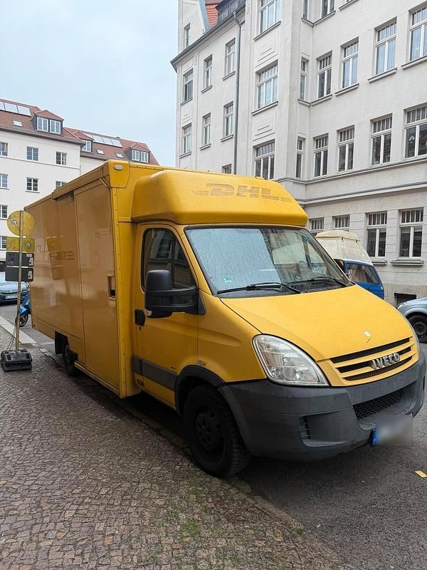 Second-hand Iveco 35.12 109 CP (80 kW) 2009 Galben Van