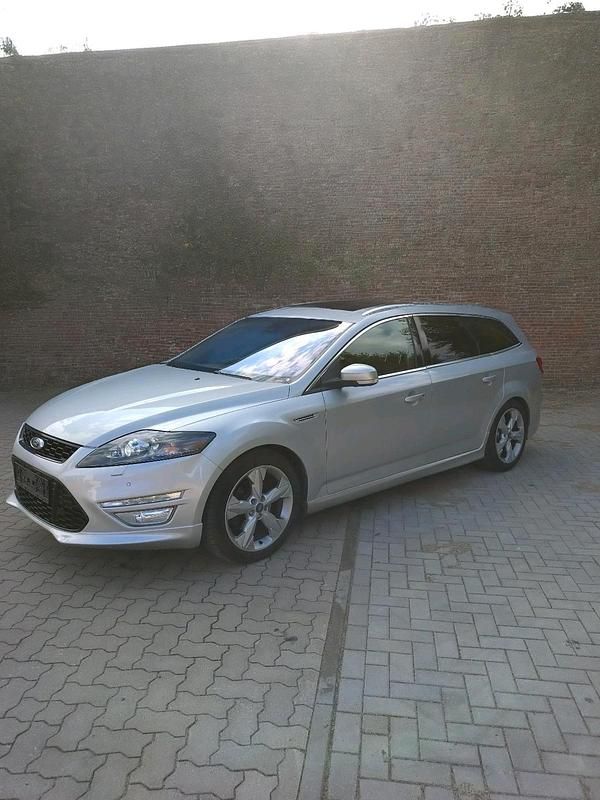 Silber Gebraucht 2014 Ford Mondeo Kombi | 8.499 € (Fairer Preis) - Bild 1/4