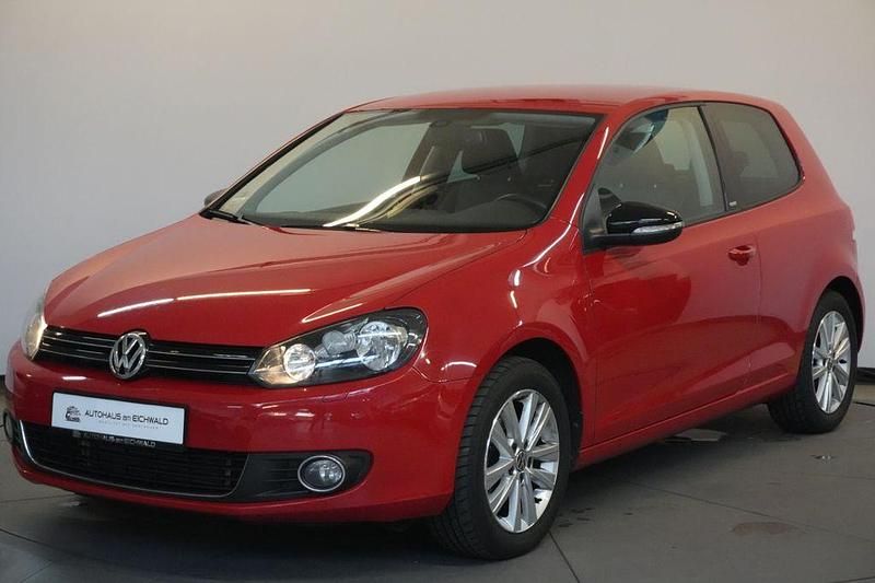 Rot Gebraucht 2011 VW Golf VI Style Kleinwagen | 5.838 € (Fairer Preis) - Bild 1/4