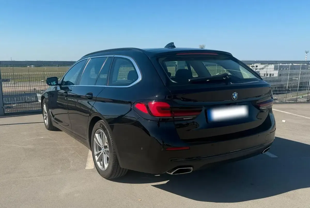 Gebraucht BMW 520 Performance 190 PS (139 kW) 2021 Schwarz Limousine