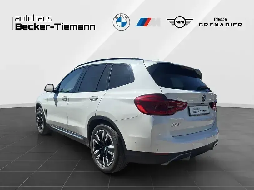 Begagnad BMW iX3 Shadowline 210 kW (286 HK) 2021 Vit SUV