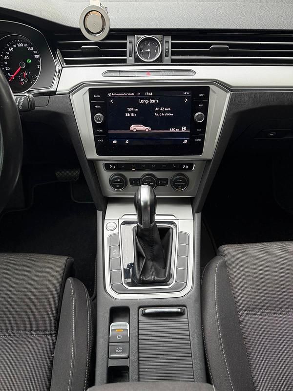 Używany VW Passat 150 KM (110 kW) 2018 Czarny Kombi