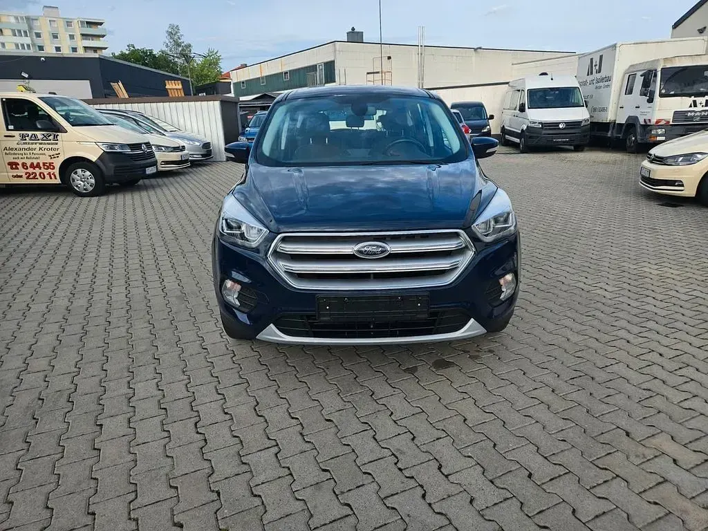 Gebraucht Ford Kuga Titanium 150 PS (110 kW) 2019 Blau SUV