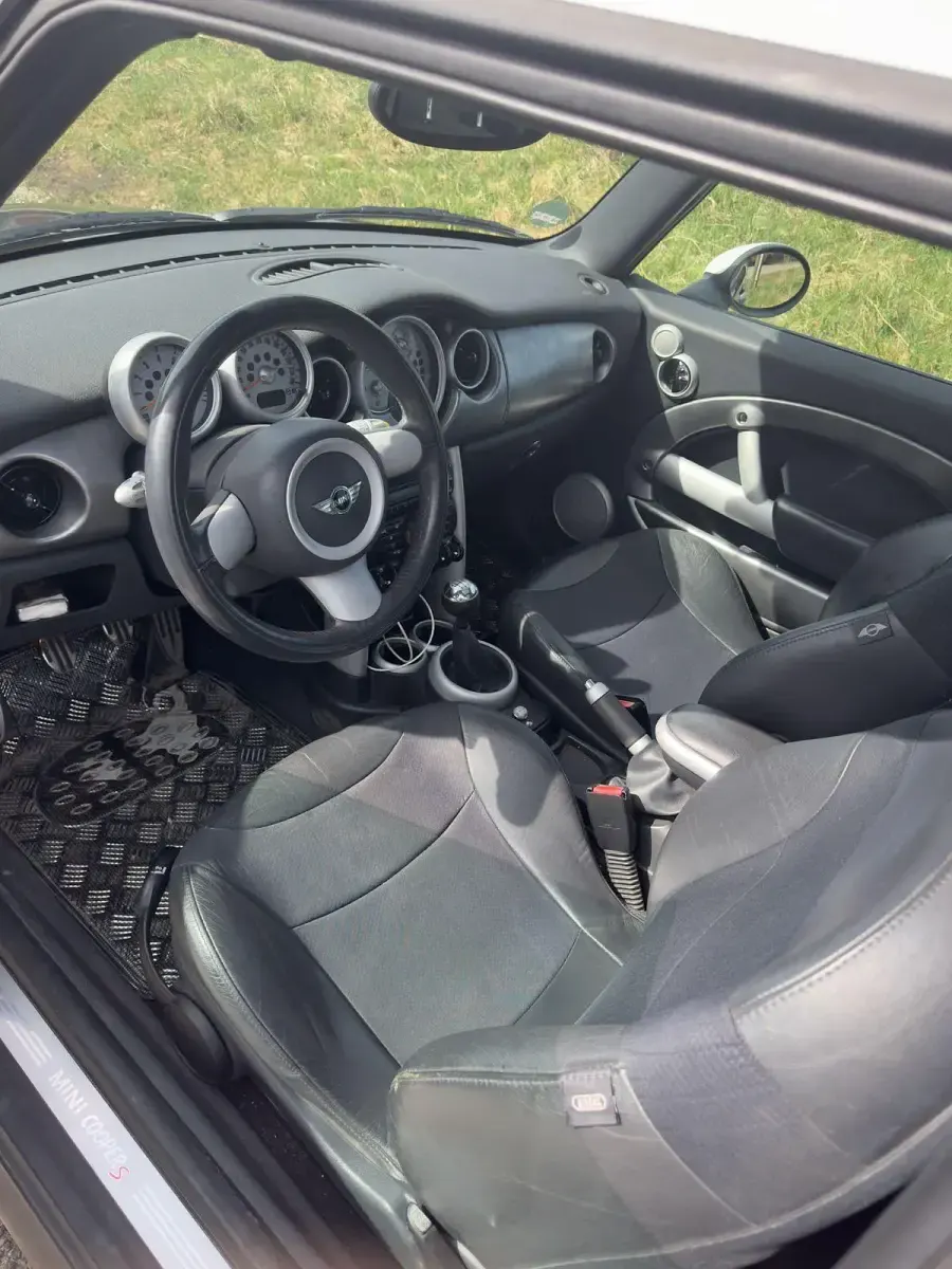 Käytetty Mini Cooper S 170 HP (125 kW) 2006 Musta Viistoperä