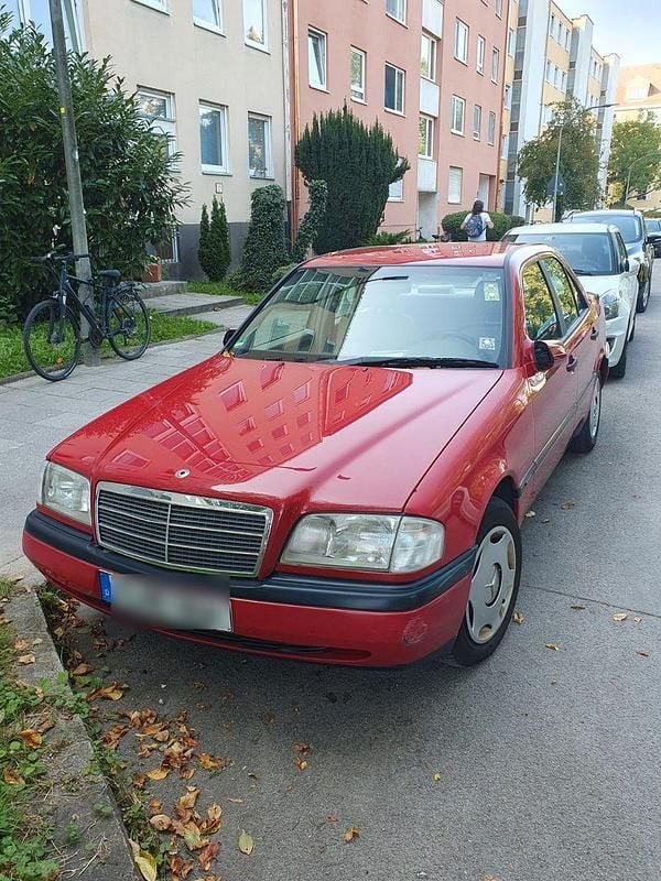Rot Gebraucht 1996 Mercedes C180 Elegance Limousine | 3.300 € - Bild 1/4
