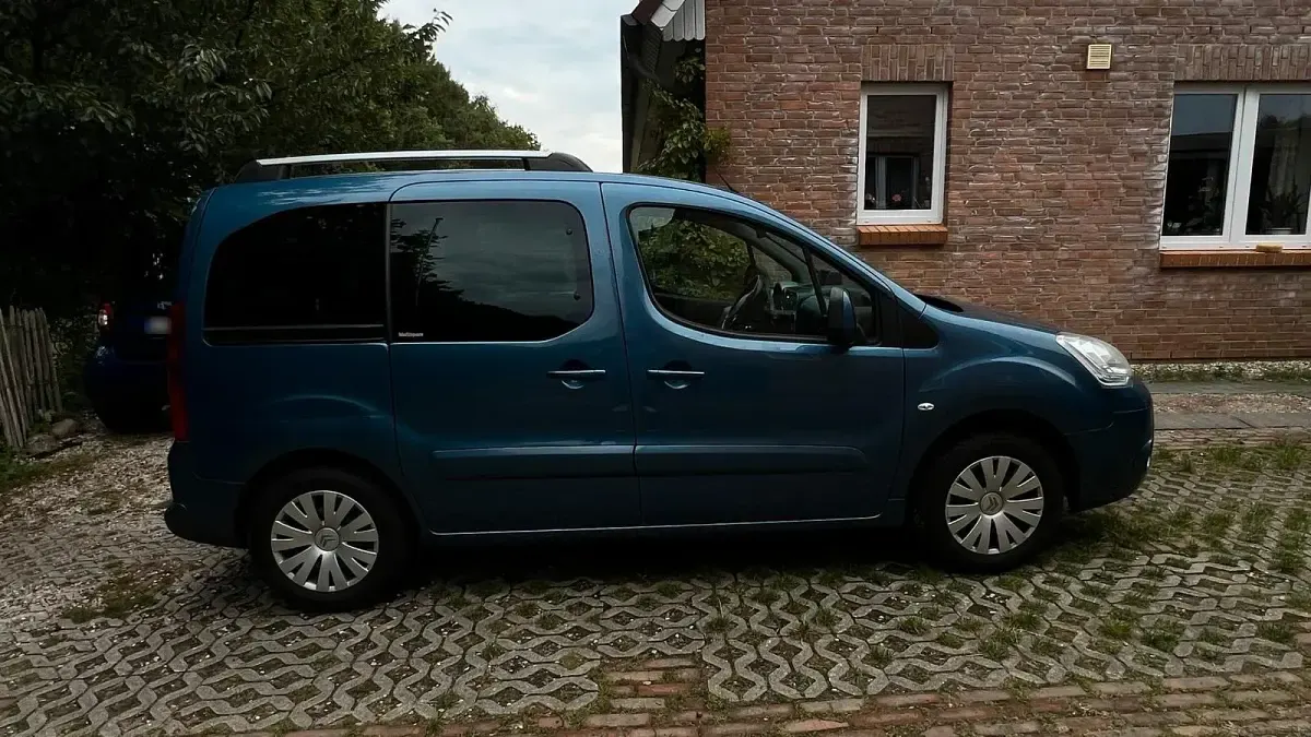 Gebraucht Citroën Berlingo 98 PS (72 kW) 2010 Blau Van / Kleinbus