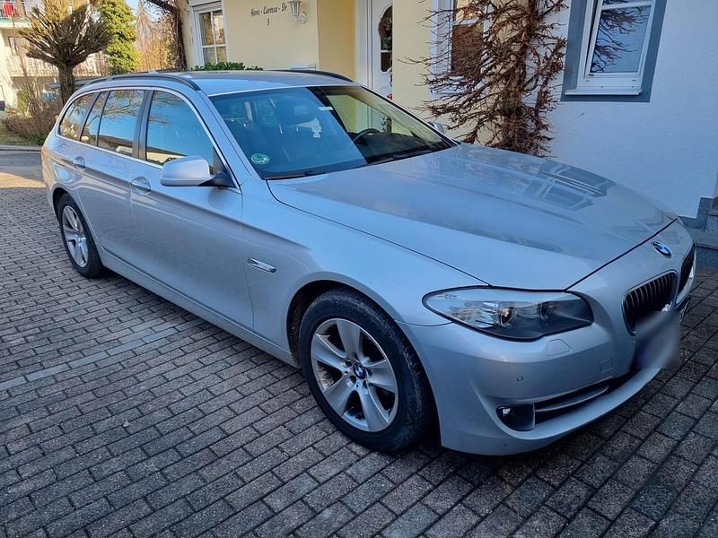 Second-hand BMW 525 218 CP (160 kW) 2013 Argintiu Break