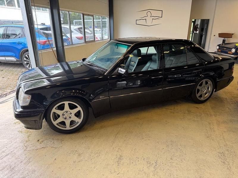 Schwarz Gebraucht 1994 Mercedes E60 AMG AMG Limousine | 84.990 € - Bild 1/4
