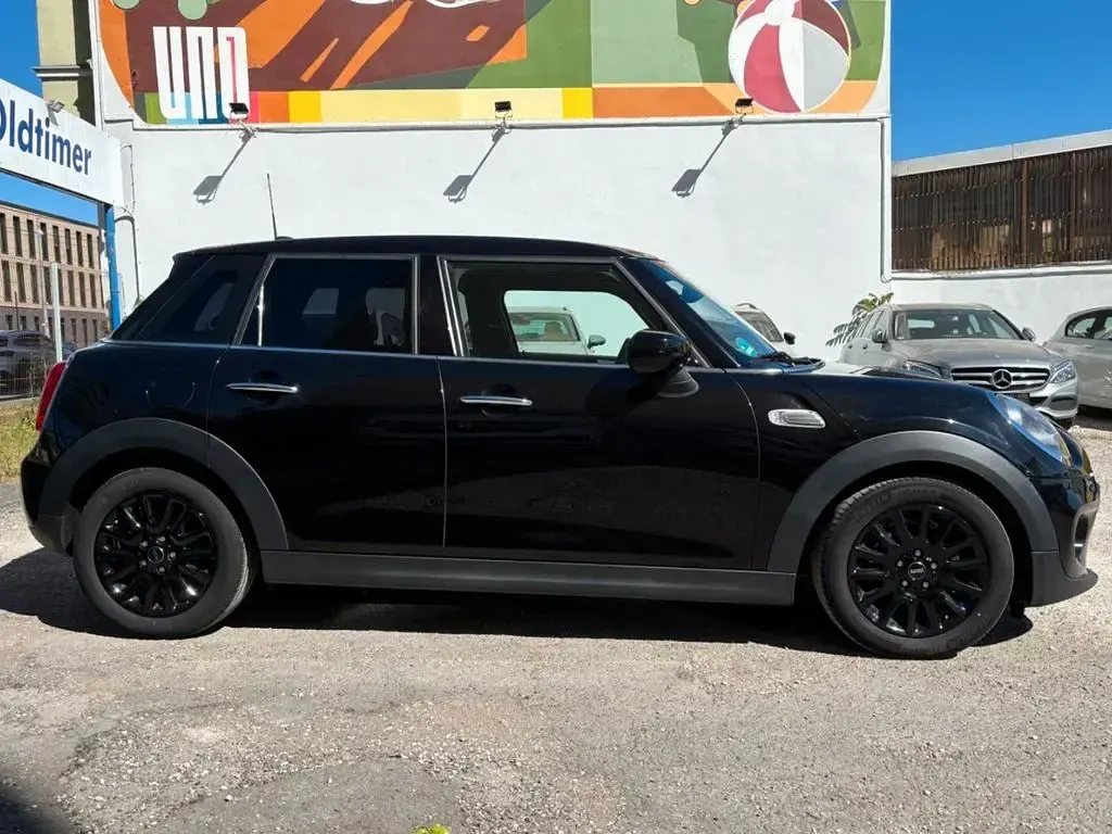 Usata Mini ONE 102 CV (75 kW) 2019 Nero Utilitaria