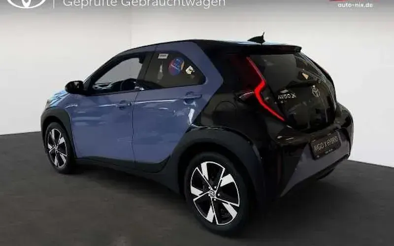 Neu Toyota Aygo X 116 PS (85 kW) 2026 Blau SUV