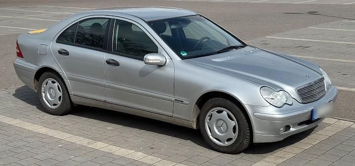 Silber Gebraucht 2003 Mercedes C180 Limousine | 1.550 € (Superpreis) - Bild 1/4
