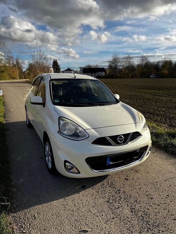 Weiß Gebraucht 2015 Nissan Micra Visia Kleinwagen | 5.950 € (Fairer Preis) - Bild 1/4