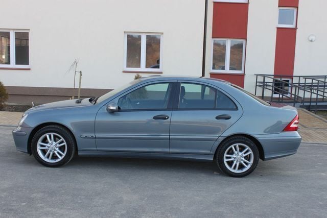 Gebraucht Mercedes C180 143 PS (105 kW) 2005 Silber Kombi