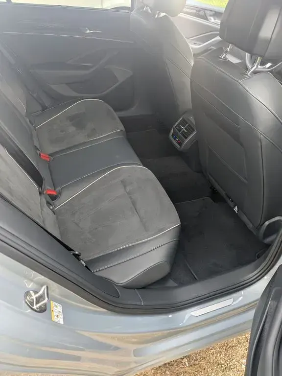 Gebraucht VW Passat Elegance 150 PS (110 kW) 2024 Silber Kombi