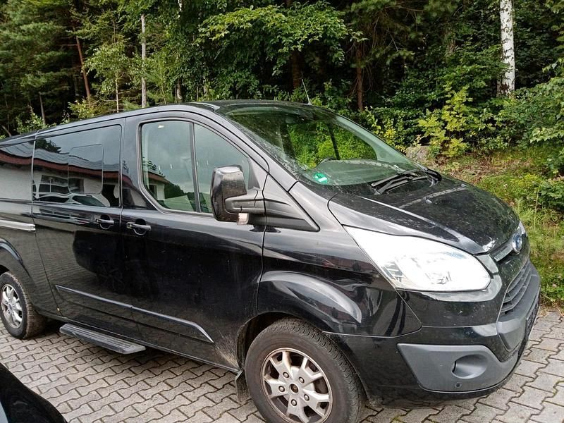 Gebraucht Ford Tourneo 125 PS (91 kW) 2015 Schwarz Van / Kleinbus