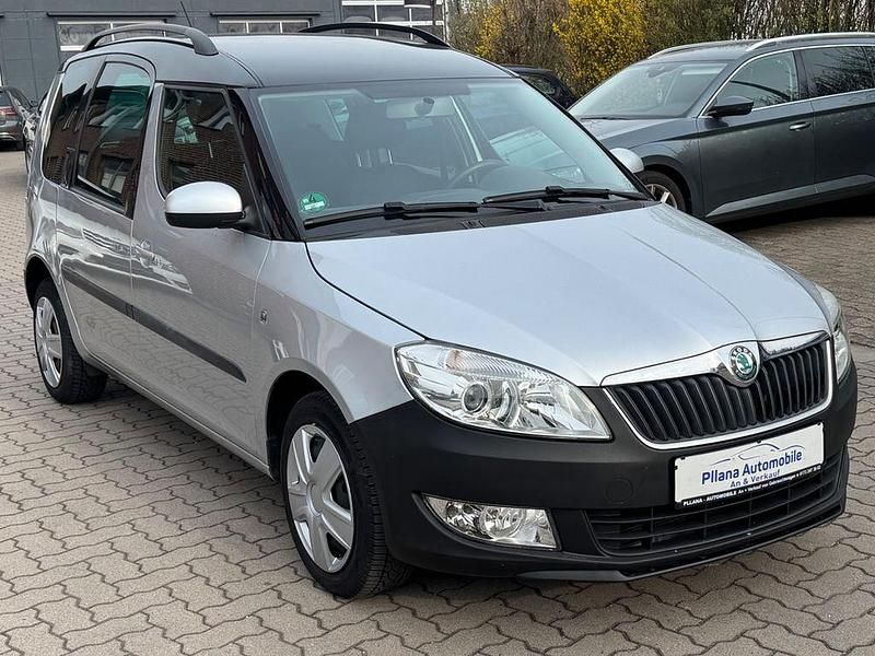 Gebraucht Skoda Roomster Plus Edition 86 PS (63 kW) 2013 Silber Van / Kleinbus