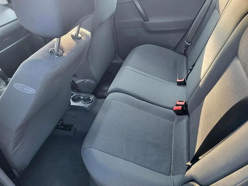 Gebraucht VW Polo 64 PS (47 kW) 2005 Silber Kleinwagen