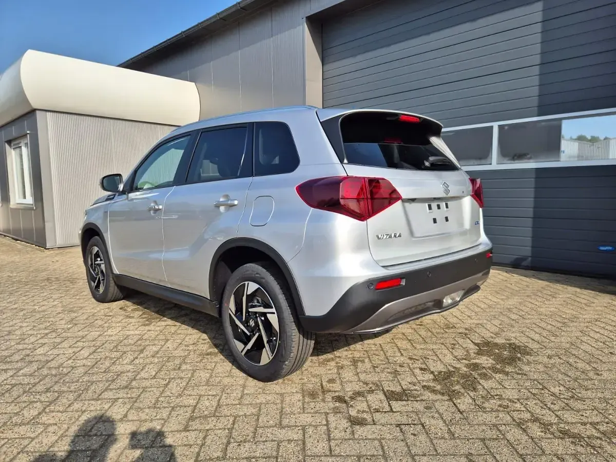 Neu Suzuki Vitara Comfort+ 110 PS (80 kW) 2026 Silky silver metallic SUV