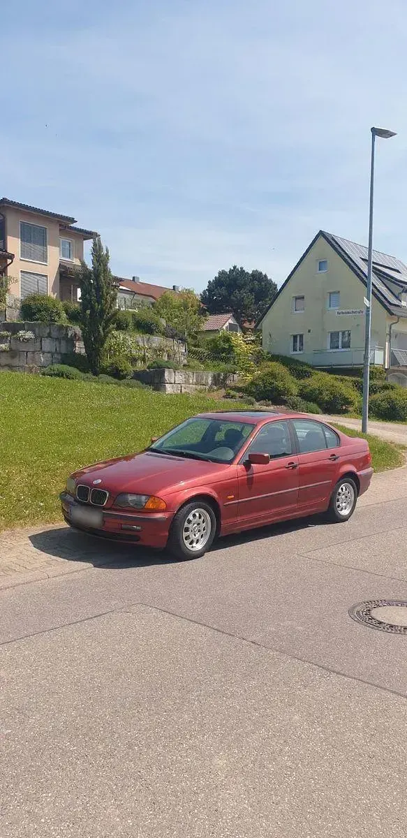 Gebraucht BMW 318 118 PS (86 kW) 1998 Rot Limousine
