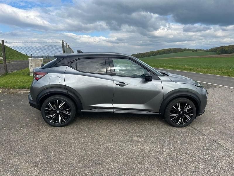 Grau Gebraucht 2022 Nissan Juke SUV | 18.500 € (Guter Preis) - Bild 1/4