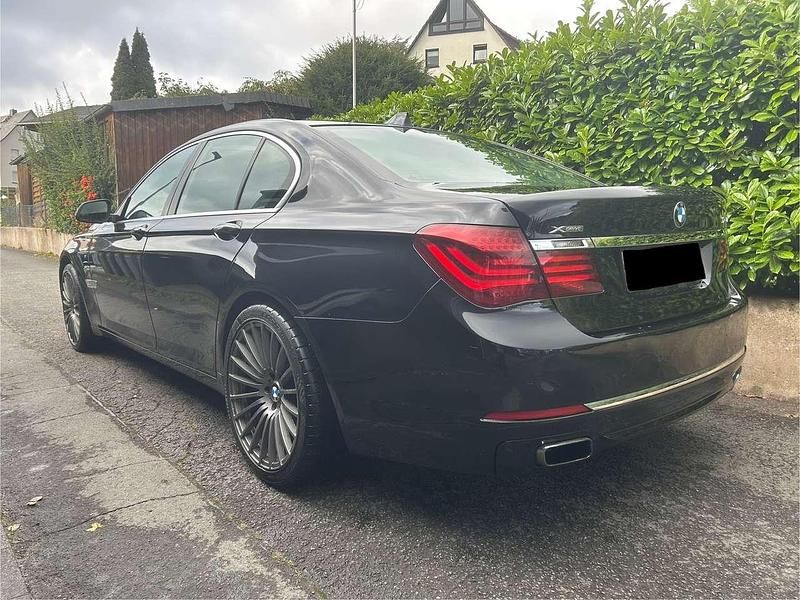 Gebraucht BMW 740 313 PS (230 kW) 2014 Schwarz Limousine