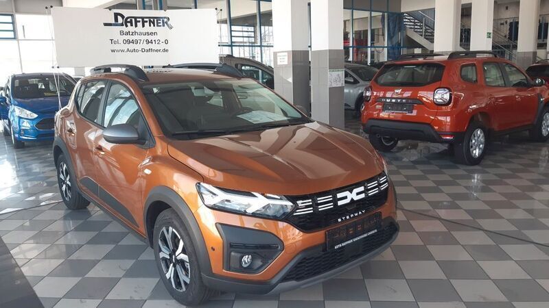 Orange Gebraucht 2023 Dacia Sandero Stepway Kleinwagen | 16.990 € (Fairer Preis) - Bild 1/4