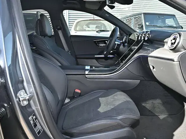 Gebraucht Mercedes C180 AMG 170 PS (125 kW) 2025 Grau / selenitgrau Limousine