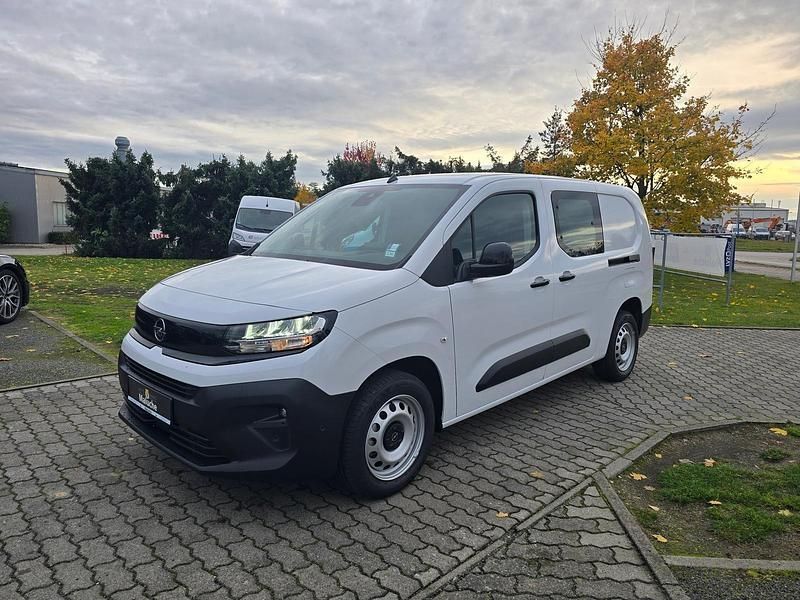 Neu Opel Combo 131 PS (96 kW) 2025 Lackierung weiss icy/typ aussenverkleidung spiegel flach standard Limousine