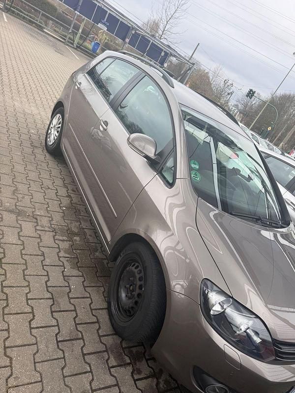 Gebraucht VW Golf Plus Cross Highline 140 PS (102 kW) 2010 Braun Van / Kleinbus