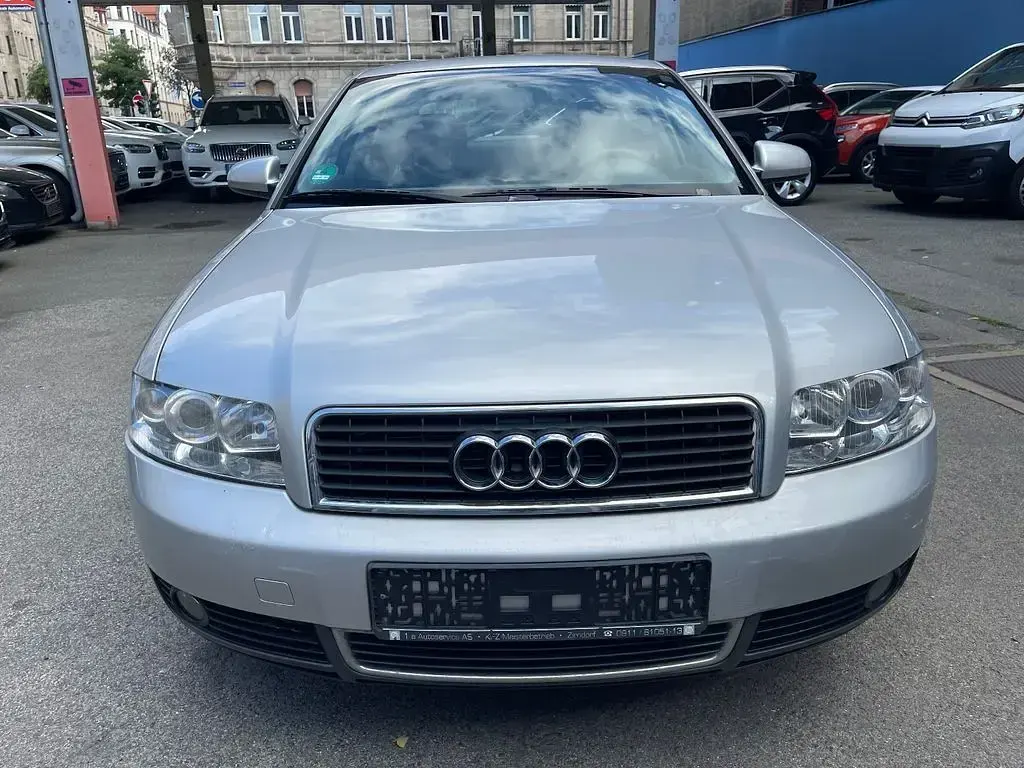 Gebraucht Audi A4 131 PS (96 kW) 2003 Silber Limousine