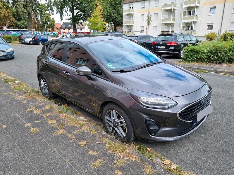 Grau Gebraucht 2022 Ford Fiesta Cool & Connect Kleinwagen | 13.500 € (Superpreis) - Bild 1/4