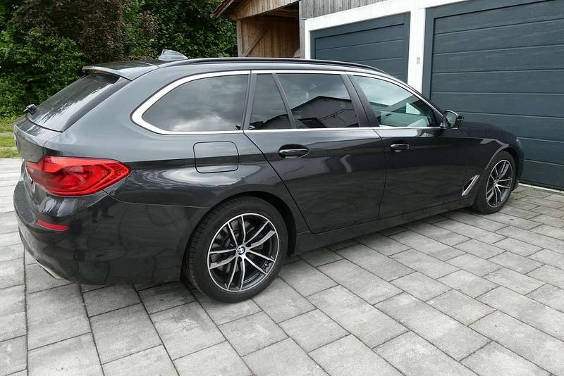 Gebraucht BMW 540 Sport Line 320 PS (235 kW) 2020 Grau Kombi