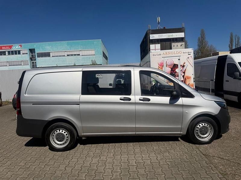 Gebraucht Mercedes Vito 114 PS (83 kW) 2016 Silber Van