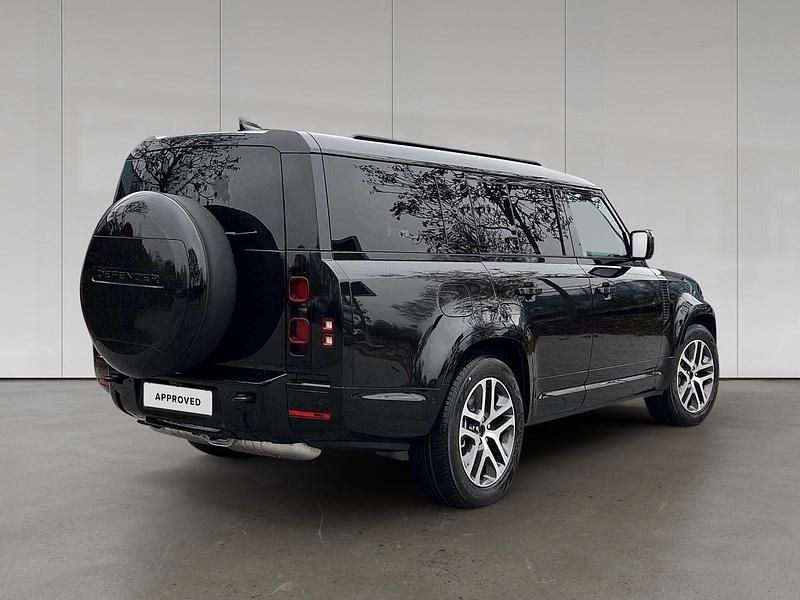 Gebraucht Land Rover Defender HSE Dynamic 304 PS (223 kW) 2024 Santorini black SUV