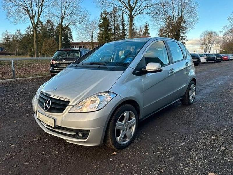 Gebraucht Mercedes A160 95 PS (69 kW) 2010 Silber Limousine