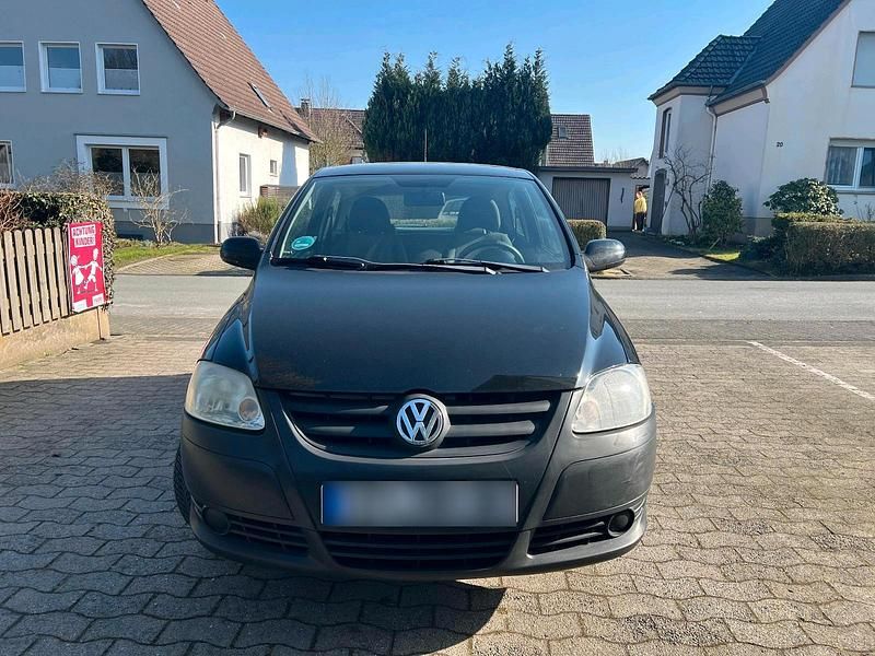Gebraucht VW Fox 54 PS (39 kW) 2008 Schwarz Kleinwagen