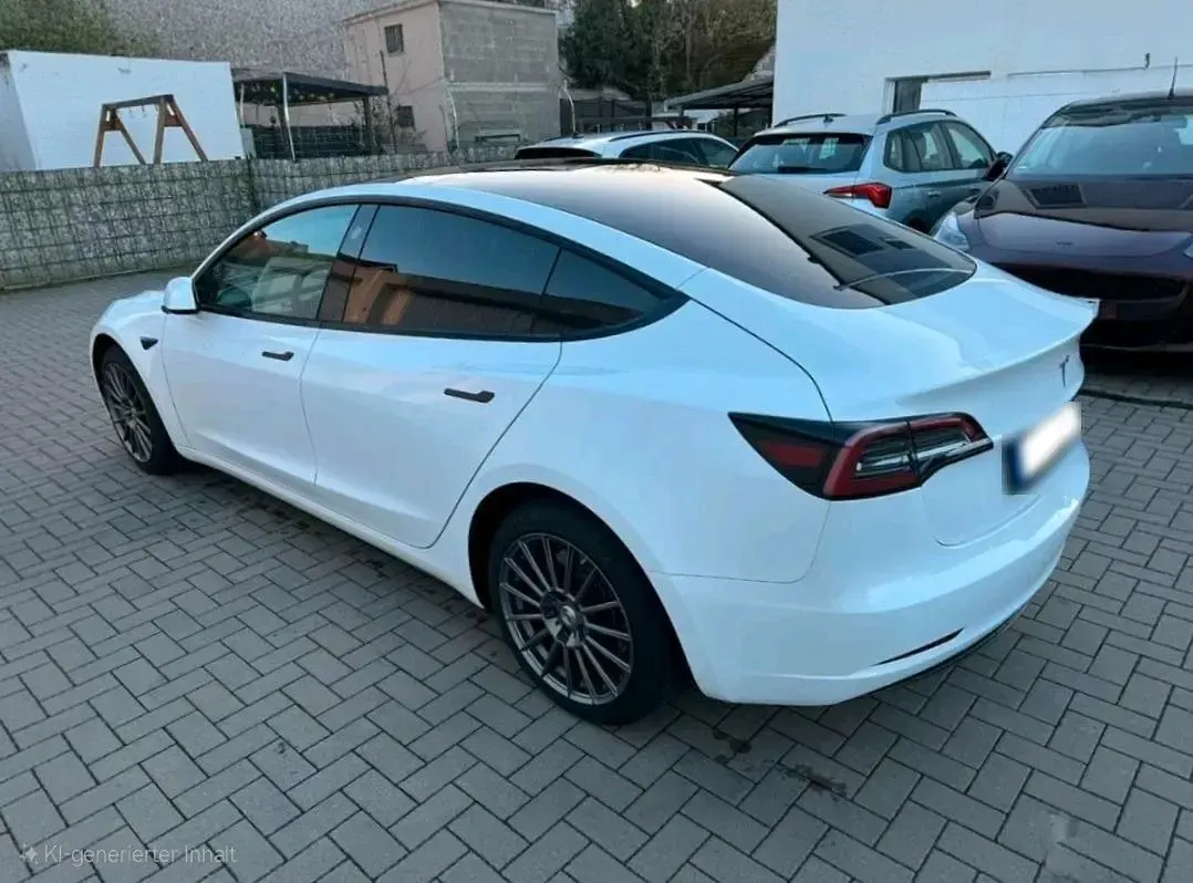 Gebraucht Tesla Model 3 208 kW (284 PS) 2022 Weiß Limousine