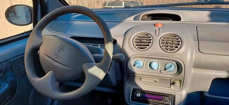 Gebraucht Renault Twingo 58 PS (42 kW) 2005 Silber Kleinwagen