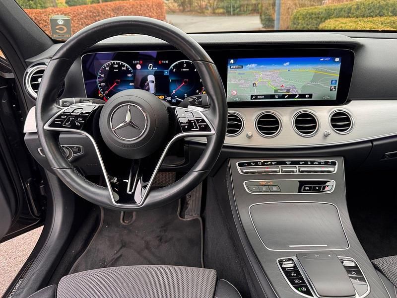 Gebraucht Mercedes E220 194 PS (142 kW) 2021 Grau Kombi