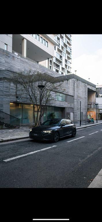 Schwarz Gebraucht 2023 Audi S3 Ambiente Limousine | 37.990 € (Fairer Preis) - Bild 1/4