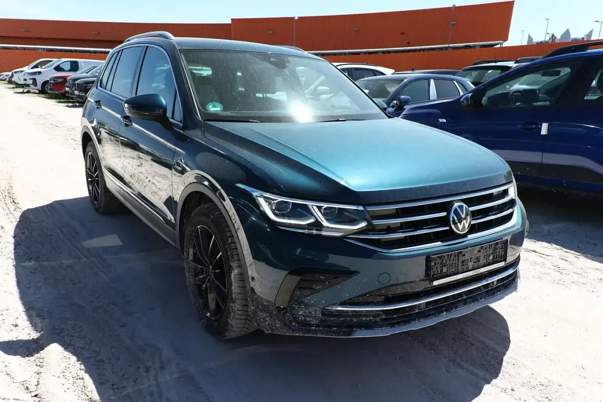 Gebraucht VW Tiguan Elegance 245 PS (180 kW) 2021 Nightshade blue metallic SUV