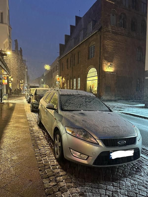 Gebraucht Ford Mondeo 122 PS (89 kW) 2008 Silber Kombi