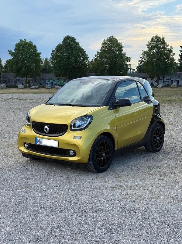 Gold Gebraucht 2019 Smart ForTwo Coupé Passion Coupé | 12.999 € (Guter Preis) - Bild 1/4