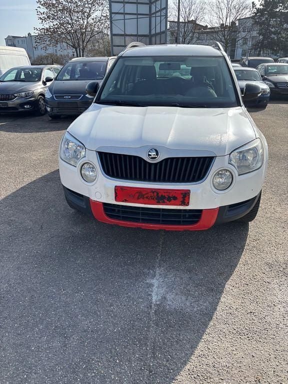 Gebraucht Skoda Yeti Easy 105 PS (77 kW) 2012 Weiß SUV